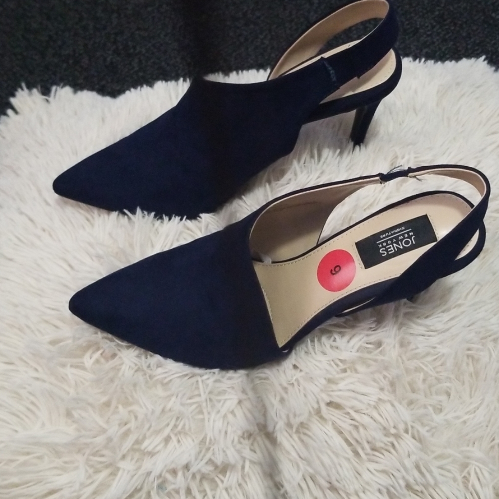 Heels - Picture 2 of 4